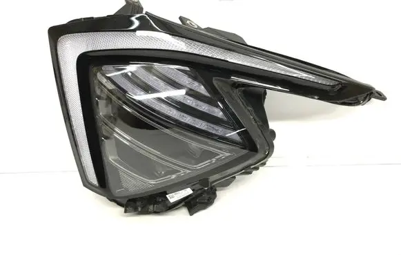 KIA Sportage Headlight/headlamp 92101R2XXX