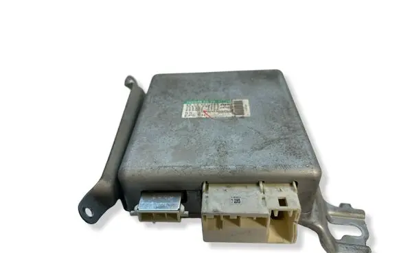 Toyota Avensis T270 Power steering control unit/module 8965005100