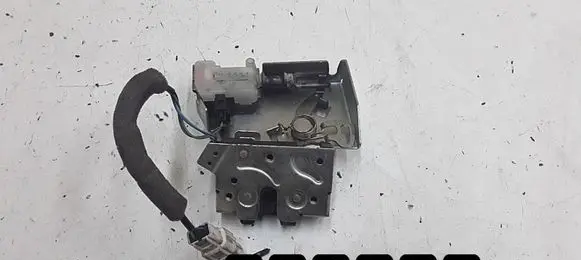 Ford Mondeo Mk III Front door lock a43102ab