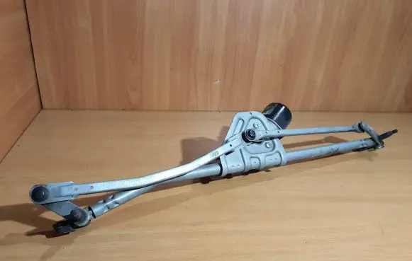 Mini One - Cooper Coupe R56 Front wiper linkage and motor 8377427