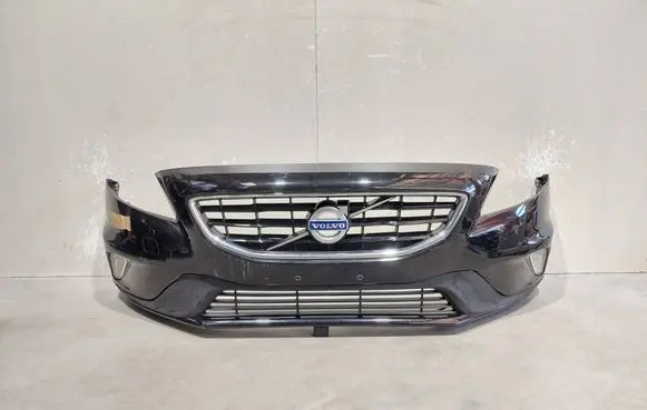 Volvo V40 Front bumper 31283732