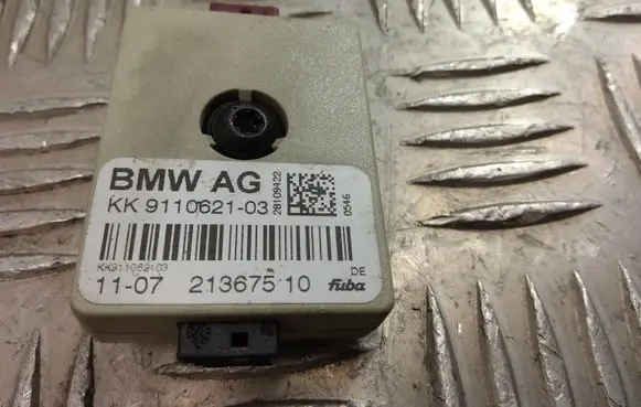 BMW 3 E90 E91 Antenna control unit 9110621