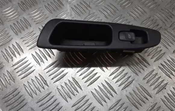 Volvo S40, V40 Quarter vent window switch 30889759
