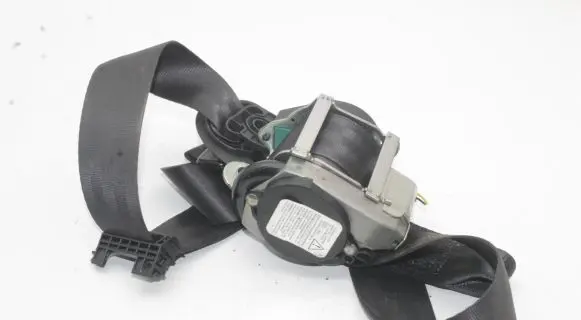Volkswagen Scirocco Front seatbelt