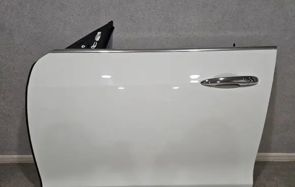 Maserati Ghibli Front door