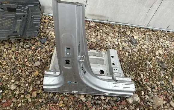 Mercedes-Benz GLA H247 Pillar (middle) 