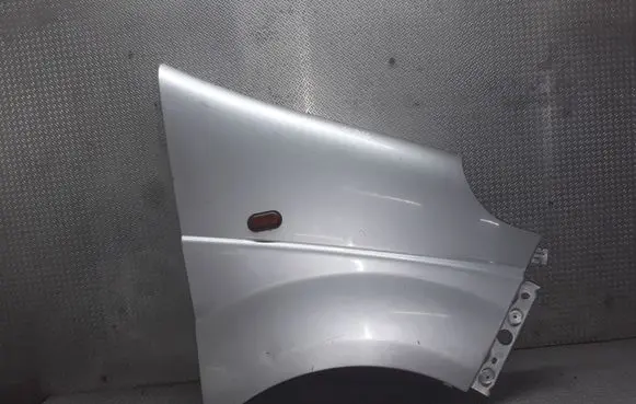 Opel Vivaro Fender