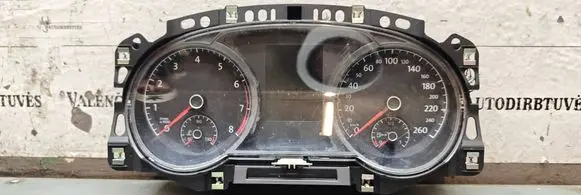 Volkswagen Golf VII Speedometer (instrument cluster) 5G1920750 024300115