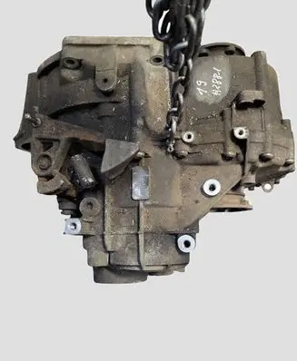Volkswagen PASSAT B6 Manual 6 speed gearbox KXX 142130035