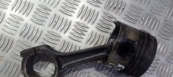 Renault Scenic I Piston with connecting rod