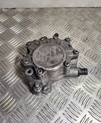Volkswagen Touran II Vacuum pump 03G145209C