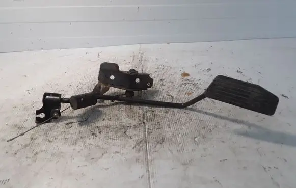 Mitsubishi Pajero Accelerator throttle pedal NOCODE