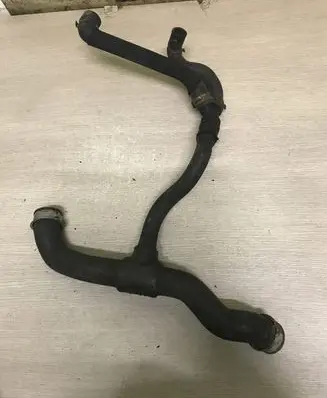 Mercedes-Benz CLK A209 C209 Engine coolant pipe/hose 3013710