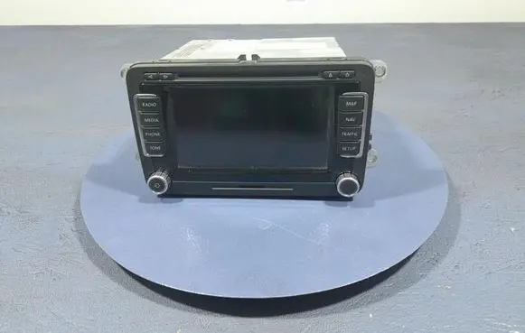Volkswagen PASSAT CC Radio/CD/DVD/GPS head unit 1T0035680C