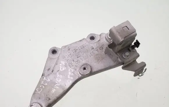 Mercedes-Benz C W204 Engine mounting bracket A6510940039