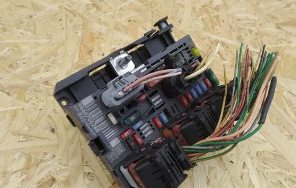 Peugeot 308 BSM Control unit 9664706280