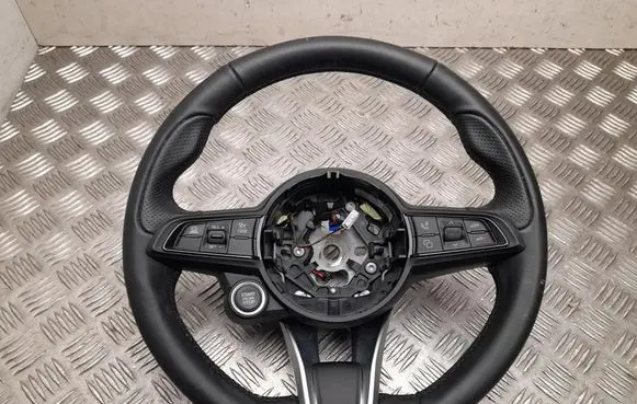 Alfa Romeo Giulia Steering wheel 01561716150