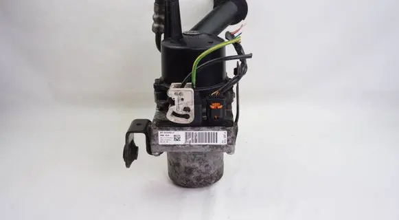 Peugeot Partner Power steering pump 9813664780