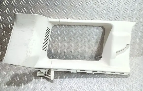 Jeep Patriot (D)pillar trim (top) 1AX77XDV