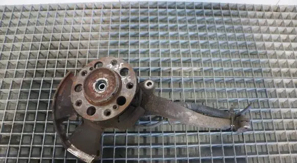 SsangYong Rodius Front wheel hub spindle knuckle