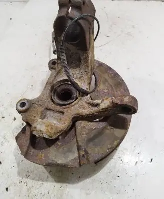 Land Rover Freelander 2 - LR2 Front wheel hub spindle knuckle