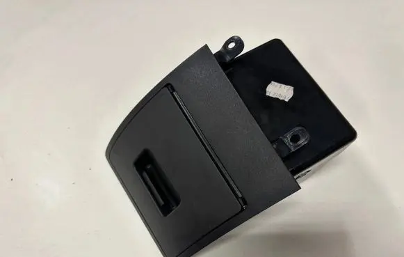 BMW 5 E60 E61 Glove box 7156225 14121810