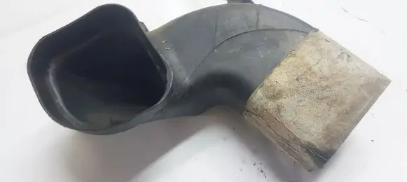 KIA Carnival Air intake hose/pipe 282104d010 28210-4d010