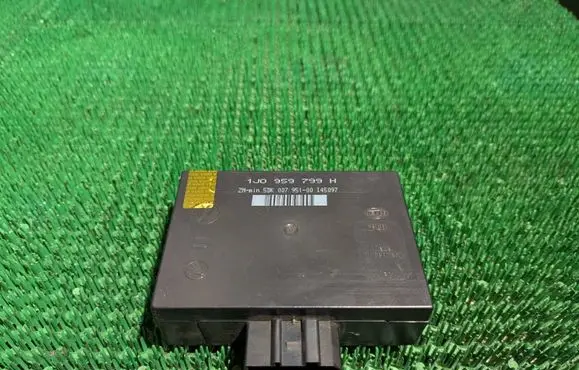 Volkswagen Golf IV Comfort/convenience module 1J0959799H