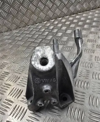 Audi A4 S4 B9 Engine mounting bracket 4M0199307AF