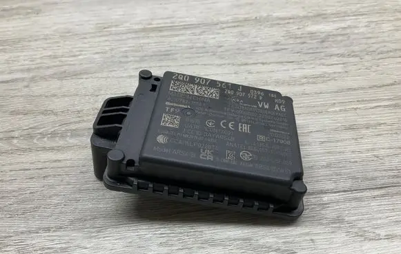 Volkswagen Golf VIII Distronic sensor radar 2Q0907561J
