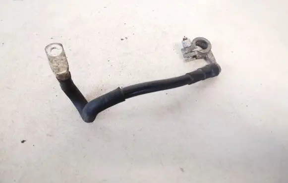 Volkswagen Golf V Positive cable (battery)