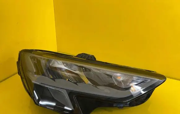 Audi A3 8Y Headlight/headlamp 8Y0941012