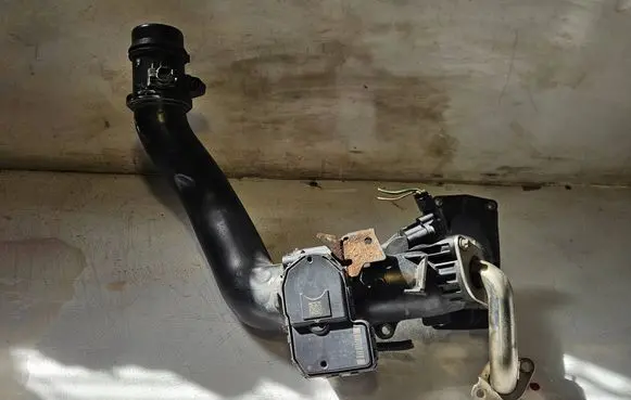 Mercedes-Benz Vito Viano W639 Throttle valve A6510900407