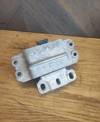 Skoda Superb B6 (3T) Engine mount bracket 1K0199555M