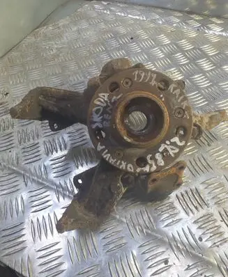 Skoda Octavia Mk1 (1U) Front wheel hub 