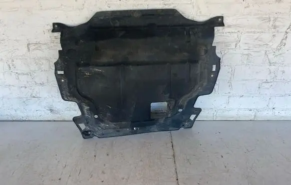 Volkswagen Polo V 6R Engine splash shield/under tray