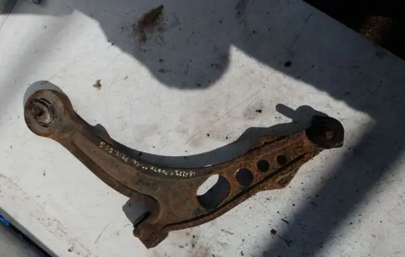 Fiat Punto (188) Front lower control arm/wishbone