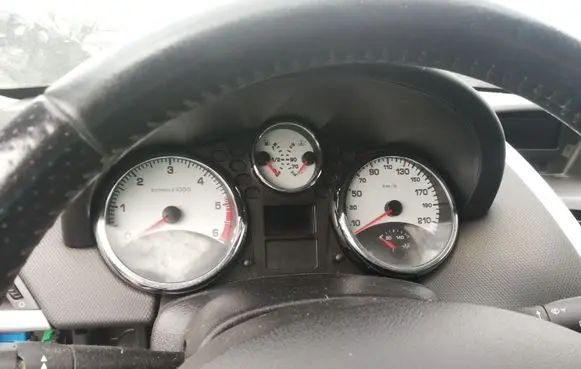 Peugeot 207 Speedometer (instrument cluster)