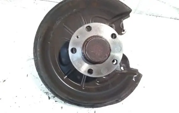 Volkswagen Golf VI Rear wheel hub spindle/knuckle 
