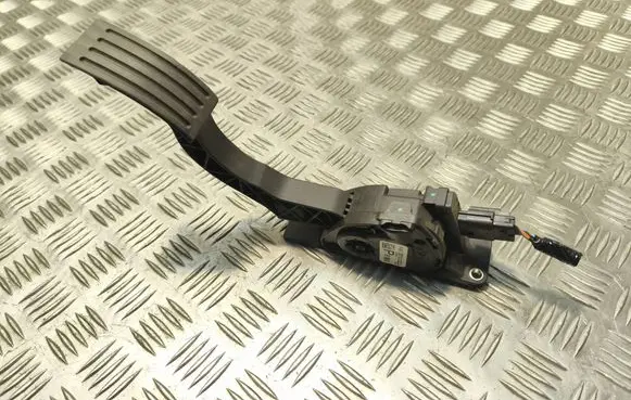 Mazda 3 II Accelerator throttle pedal BBM241600A 6PV01036860