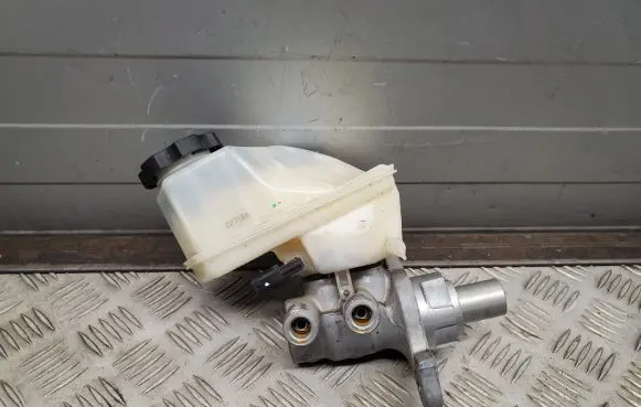 Chevrolet Camaro Master brake cylinder 32671497