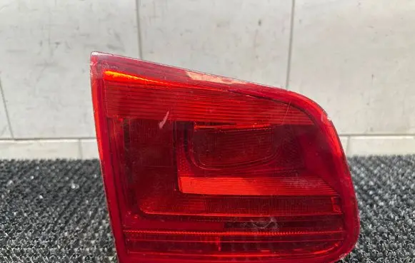 Volkswagen Tiguan Tailgate rear/tail lights 5N0945259A