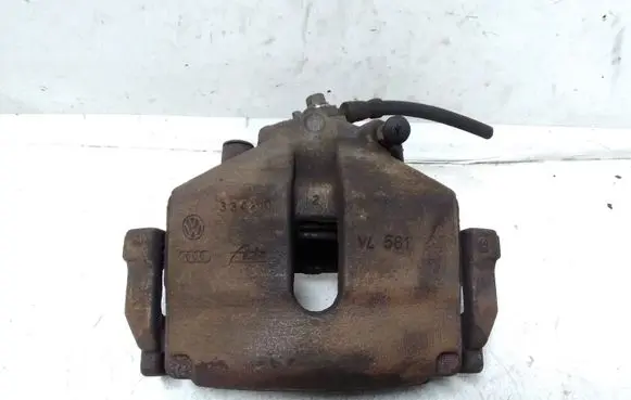 Volkswagen PASSAT B7 Front brake caliper