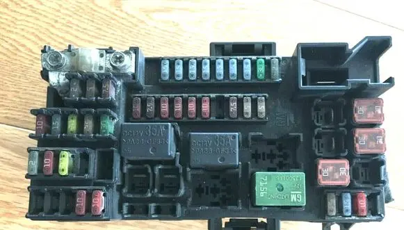 Opel Mokka Fuse box set 121092611 1-2109261-1