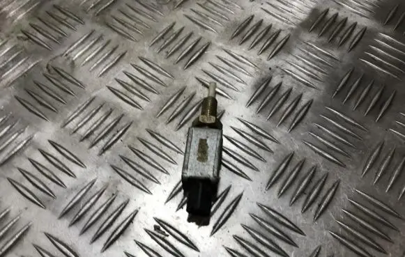 Mazda MX-5 NA Miata Brake pedal sensor switch lao1