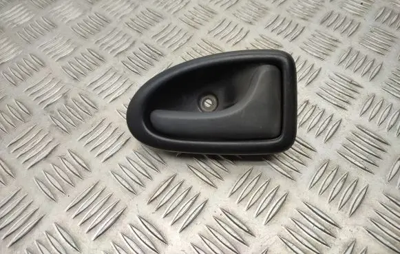 Opel Vivaro Front door interior handle 8200028995