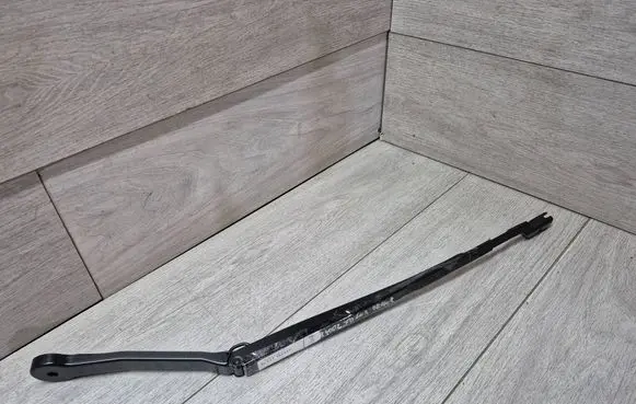 BMW X3 G01 Front wiper blade arm 8492677