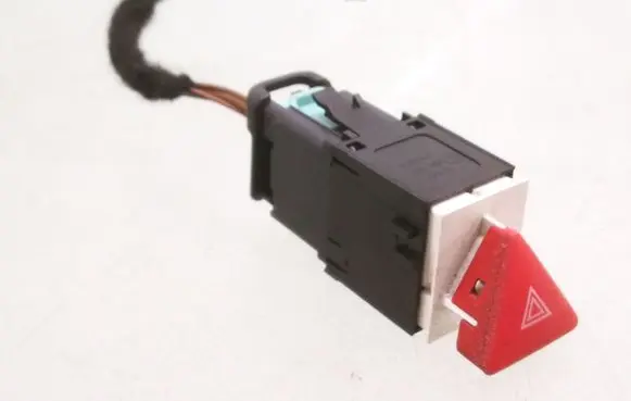 Volkswagen PASSAT B6 Hazard light switch 3C0953509A