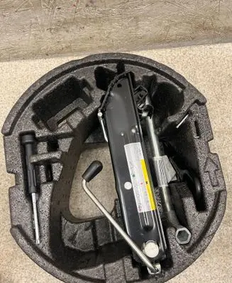 Skoda Superb B6 (3T) Tool box 3T0012115