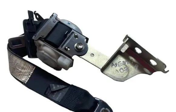 Toyota Avensis T250 Rear seatbelt 306103099FKA TEAB2EF052